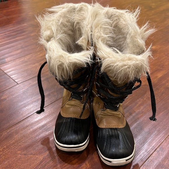 Sorel Other - Girls Sorel Winter Snow Boots size 2